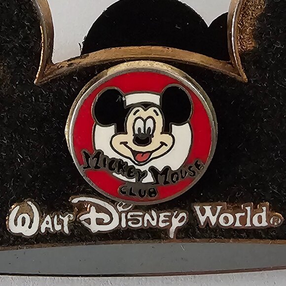 DISNEY Pin Trading ~ Mickey Mouse Club Ears ~ Flocked/Autograph/3D ~ 2004 - Picture 4 of 10